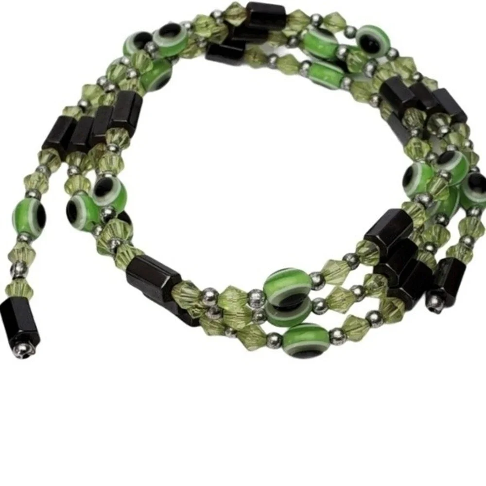 Magnetic Wrap around Green eye bracelet one size *